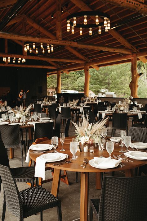 Lodge Style Wedding, Skamania Lodge Wedding, Lodge Wedding Decor, Skamania Lodge, Bohemian Chic Wedding, Bohemian Chic Weddings, Seattle Wedding Venues, Modern Lodge, Wedding Venues Oregon