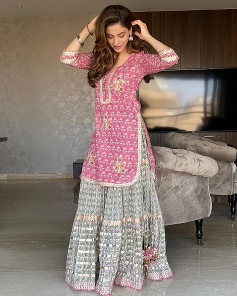 Aamna Sharif, Gharara Designs, Sharara Designs, Stylish Kurtis Design, Latest Kurti, Designer Kurti Patterns, Casual Indian Fashion, Pakistani Fancy Dresses, Kurta Neck Design