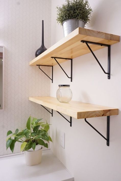 Diy Wooden Shelves, Diy Wood Shelves, Interior Design Per La Casa, Regal Design, Wooden Wall Shelves, Wall Shelves Design, Diy Furniture Easy, Estantes Flotantes, Shelf Design