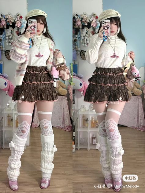 Kawaii Crop Top Outfit, Yamikawaii Outfit, Girly Punk Outfits, Kawaii Winter Outfits, Outfits With Leg Warmers, Dresses Straight, Plus Size Kawaii, Kawaii Outfit Ideas, Telling A Story