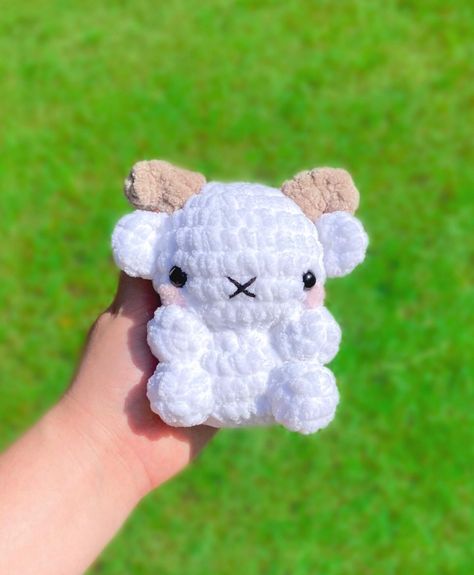 Goat Crochet, Kawaii Amigurumi, Crochet Pour Halloween, Confection Au Crochet, Quick Crochet Patterns, Kawaii Crochet, Crochet Pattern Amigurumi, Animal Patterns, Quick Crochet