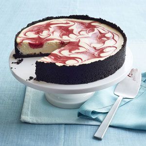 15 Wonderful Winter Cheesecakes Featuring Seasonal Fruit Unique Cheesecake, Cheesecake With Chocolate, Cheesecake Desserts Recipes, Cranberry Dessert, Just Pies, Cranberry Cheesecake, Swirl Cheesecake, Chocolate Wafer Cookies, Thanksgiving Desserts Easy