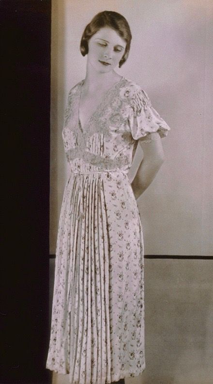 1930s Nightwear, Lounge Pajamas, 1930s Fashion, Vintage Lingerie, Historical Clothing, Fashion History, Moda Fashion, Fashion Photographer, Night Dress