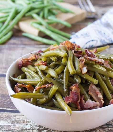 Southern-Style Green Beans Pot Of Beans, Southern Style Green Beans, Crockpot Green Beans, Southern Green Beans, Slow Cooker Green Beans, Southern Greens, Green Beans With Bacon, String Beans, Cooking Green Beans