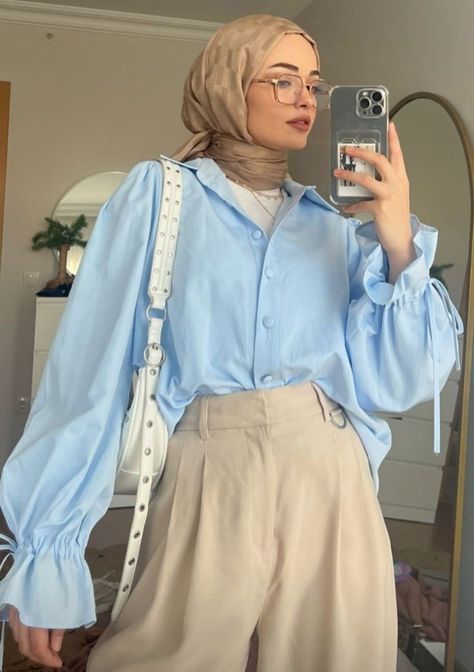 Blue Blouse Outfit, Hijabi Summer Outfits, Hijab Summer, Hijab Fashion Summer, Stile Hijab, Modern Hijab Fashion, Hijab Trends, Muslim Outfits Casual, Hijab Aesthetic