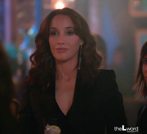 10.11.2021 The L Word Generation Q, Jennifer Beals as Bette Porter #Storyteller #JenniferBeals 🎭 S2E10 Last Call #TheLWord #TheLWordGenQ The L Word Generation Q, L Word Generation Q, Bette Porter, 2025 Planner, L Word, Jennifer Beals, The L Word, Types Of Women, Last Call