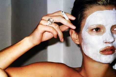 Kate Moss by Mario Testino Alli Simpson, Kate Mess, Moss Fashion, Face Mask Recipe, Mario Testino, Best Face Mask, Beautiful Lips, Vogue Italia, Diy Face Mask