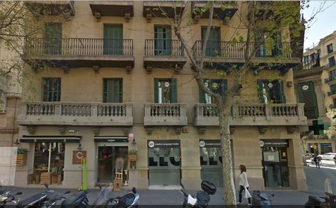 ***For stays shorter than 4 months between September and December, there is an extra charge of 60€/month***  Exterior bright room. Double bed, wardrobe, night table, desk table and chair.  Located just a few minutes walk from the Universitat de Barcelona or the UniversitatPolitècnica de Catalunya, this apartment is in a wonderful location for students. The area around the apartment has numerous shops and restaurants, as well as cultural institutions like the Teatre Coliseum and the Museu del Mod Bed Wardrobe, Youthful Style, Bright Room, Bright Rooms, Interior Room, Unisex Bathroom, The Tenant, Table Chairs, Night Table