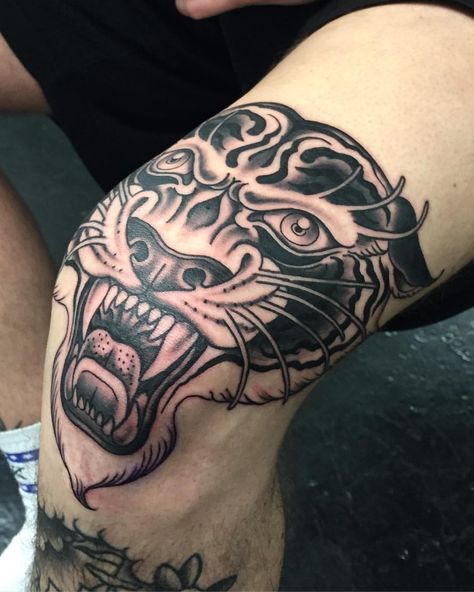 628 Likes, 14 Comments - Adam Ruff (@adam_ruff) on Instagram: “Tiger pon de knee for Tim; Tim-o-knee. Thanks man! Done at the incredulous @parliamenttattoo…” Tiger Tattoos For Men, Mens Tiger Tattoo, Tattoos Tiger, Tiger Tattoos, Men Tattoos, Elbow Tattoos, Leg Tattoo Men, Tatuaje A Color, Leg Sleeve Tattoo