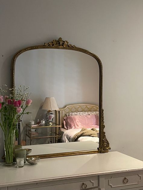 Mounted Mirror On Wall, French Mirror Bedroom, Old Money Room Aesthetic, Mirror Dresser Decor, Big Vintage Mirror, Baroque Bedroom, Cozy Room Ideas, Room Ideas For Men, Room Ideas For Men Bedroom