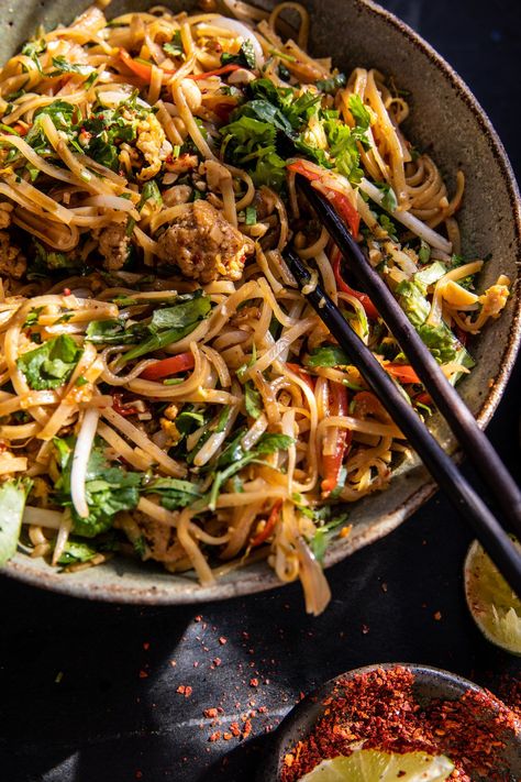 Pad Thai With Ramen Noodles, Half Baked Harvest Pad Thai, Quick Thai Recipes, Crispy Pad Thai, Chicken Thai Recipes, Asian Pasta Recipes, Thai Noodles With Chicken, Easy Thai Food, Latin Meals