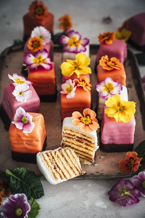 Petit Fours Aesthetic, Petite Fours Tea Party, Petit Fours Flavors, Petit Fours Wedding, Petit Fours Recipe, Petit Four Recipes, Petite Fours, Cream Cheese Sugar Cookies, Special Occasion Food