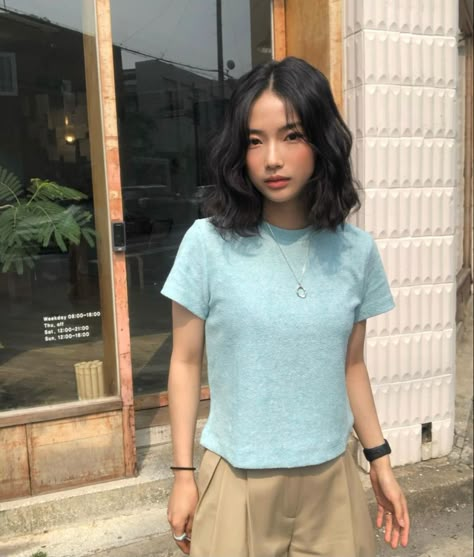 Lob Haircut Asian, Korean Perm Short Hair, Asian Hair Perm, Short Hair For Chubby Faces, Mid Length Wavy Hair, Wavy Mid Length Hair, Feminine Short Hair, Haircut Idea