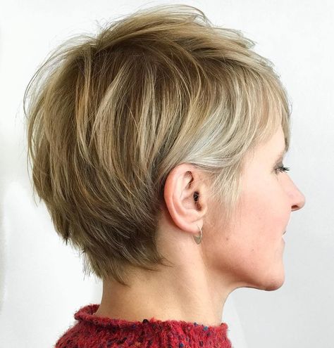 Tapered Feathered Pixie for Fine Hair Choppy Short Hairstyles, Kort Bob, Short Choppy Haircuts, Choppy Haircuts, Choppy Bob Hairstyles, Medium Short Hair, Choppy Hair, Short Choppy Hair, Best Short Haircuts