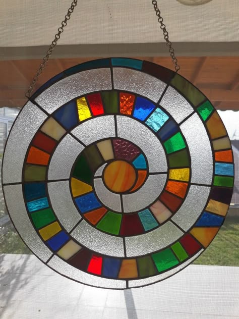 Stained Glass Mandela, Circle Stained Glass Patterns, Stained Glass Geometric Patterns, Stained Glass Mandala, Stained Glass Circles, Stained Glass Geometric, Stain Glass Art, Diy Stained Glass Window, Glass Painting Ideas