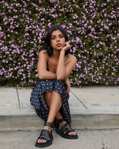 Meeka on Instagram: “Spring is here and @drmartensofficial came out with the best sandals just in time for festival season.#ad” Martens Sandals Outfit, Dr Martens Sandals Outfit, Dr Marten Sandals Outfit, Chunky Sandals Outfit, Clarissa Sandals, Sandal Outfits, Doctor Martens, Sandals Outfit Summer, Martens Sandals