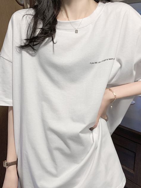 Honeyspot Slogan Pattern Drop Shoulder Oversized Tee White Tees Outfit, Outfit Korean, Tshirt Pattern, Tshirt Outfits, Oversized Tee, Summer Tshirts, Oversized Shirt, Outfits Aesthetic, Amazing Products