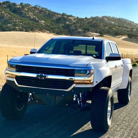 Chevy Prerunner, Prerunner Trucks, Toyota Prerunner, Offroad Trucks 4x4, Old Chevy Pickups, Chevy Silverado 2017, 87 Chevy Truck, Baja Truck, Single Cab Trucks