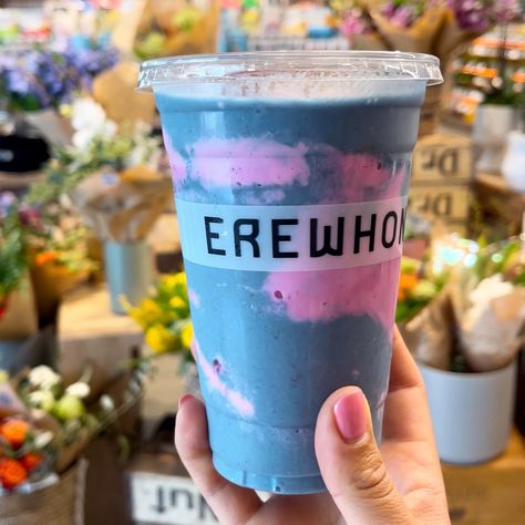 One more week left to get the Rebecca Leigh Health Summer Mermaid Smoothie at Erewhon Market! It is made with Akasha Superfoods Sea Moss Gel, NuttZo Power Fuel, Pineapple, Banana, Cucumber, Almond Butter, Blue Majik, Coconut Cream, Pitaya, Vanilla Collagen, Dates, Tocos, Coconut Water, and Oat Milk! #AkashaSuperfoods #SummerMermaid Mermaid Smoothie, Erewhon Market, Blue Majik, Rebecca Leigh, Pitaya Smoothie, Prawn Pasta, Wellness Aesthetic, Sea Moss Gel, Fertility Diet