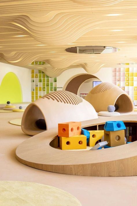 Kid Friendly Interior Design, Wooden Play Structures, Kindergarten Interior, Daycare Design, Kids Cafe, Kindergarten Design, School Interior, Playroom Design, Playground Design