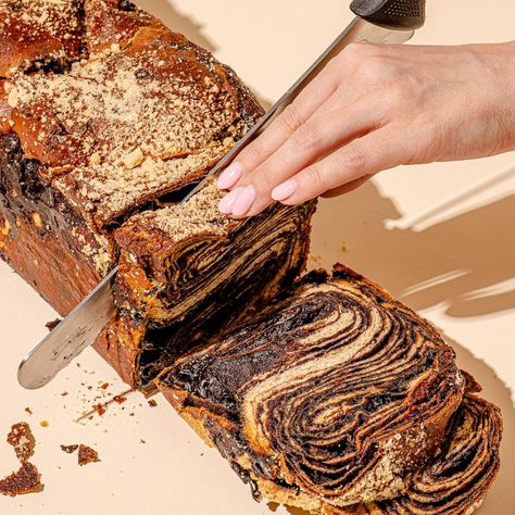 For a Sweet Holiday: Breads Bakery Chocolate Babka Babka Bread, Restaurant Appetizers, Babka Recipe, Chocolate Babka, Holiday Bread, Braided Bread, Hazelnut Spread, Food O, Bakery Bread