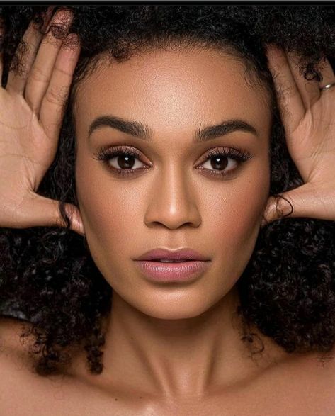 Pearl Thusi | 📸: @islandboiphotography Pearl Thusi, Losing Her, Actresses, Beauty