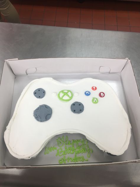 Xbox controller cupcake pullapart by Hailey Stammer Cupcake Pull Apart, Xbox Controller, Pull Apart, Cute Cakes, No Bake Desserts, How To Make Cake, Game Console, Xbox, Gaming Products