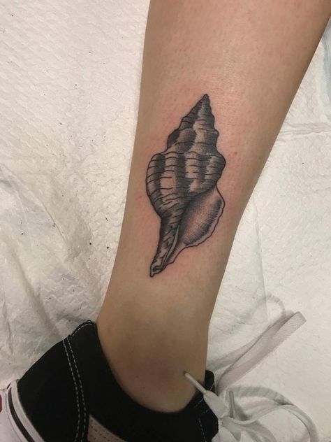 First tattoo! #conch #conchshell #tattoo #conchshelltattoo Shell Tattoo Ideas, Conch Shell Tattoo, Eight Auspicious Symbols, Shell Tattoo, Shell Tattoos, Buddhist Traditions, Traditional Tattoo Design, American Traditional Tattoo, Trumpets