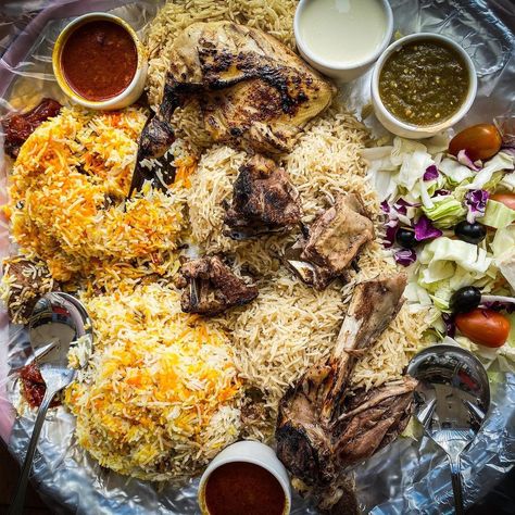 MISSTAMCHIAK.com on Instagram: “Lunch today is at Cafe Mariam where they only sell two things here — Nasi Biryani or Nasi Mandi. Mandi is the Arabic version of biryani and…” Mandi Biryani, Foodie Instagram, Biryani, Cafe, Ethnic Recipes, Instagram