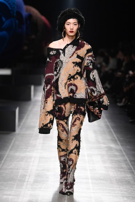 Etro Runway, Fashion Bible, Fall Runway, Show Collection, 70s Inspired, Fashion Show Collection, Couture Collection, Fall 2024, Milan Fashion