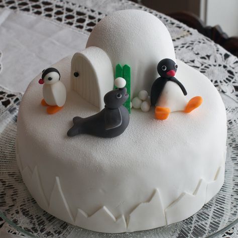 Pingu cake for my daughters 2-year birthday Pingu Cake, Christmas Cake Decorations, Cake Craft, Animal Birthday Party, Baking Blog, Cake Images, My Daughters, Love Cake, Animal Birthday