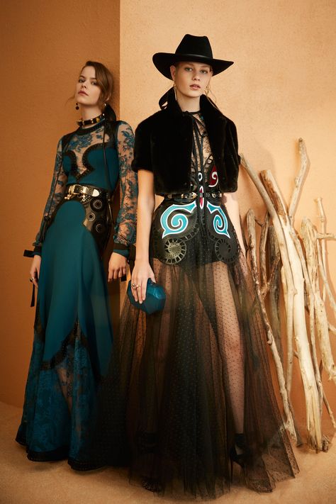 Fashion Runaway, Fashion Makeover, Ellie Saab, Looks Country, Fashion Sketches Dresses, Boho Crystal, Mode Boho, Cowgirl Chic, فستان سهرة