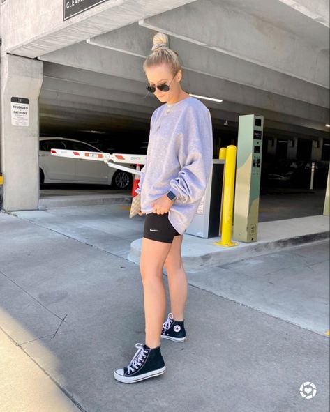 Black hightop converse and biker shorts outfit idea Shorts And Oversized Sweatshirt, Black Hightop Converse Outfit, Black High Top Converse Outfits, High Top Sneakers Outfit, Gray Sweatshirt Outfit, Botas Outfit, Converse Outfit Summer, High Top Converse Outfits, Gymwear Outfits