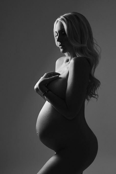 Maternity Photographer — Portrait & Fashion Studio Pregnancy Images, Modern Maternity, Maternity Photography Studio, Artistic Lighting, Motherhood Photography, Maternity Photography Poses, Glamour Photo, Maternity Poses, Maternity Portraits