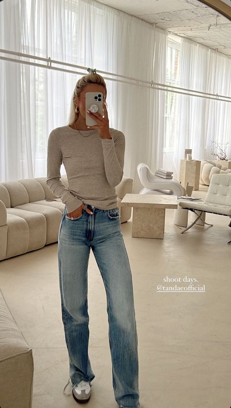 Cute Casual Dinner Outfits Winter, Paige Lorenze Outfits, Casual Banquet Outfits For Women, Summer Outfits Walking, Passport Picture Outfit, Casual Family Dinner Outfit, Simple Classic Outfits, Jeans Dinner Outfit, Quite Luxury Outfit