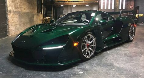 Emerald Green Car Paint, Emerald Green Car Wrap, Green Car Paint Colors, Emerald Green Car, Green Mclaren, Green Carbon Fiber, Mafia Princess, Green Motorcycle, Car Paint Colors