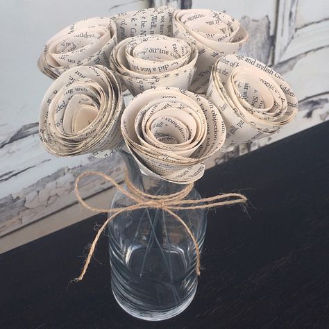 Book Exchange Party, Book Page Roses, Book Club Parties, Book Page Flowers, Book Centerpieces, Book Themed Party, Literary Wedding, Old Book Crafts, Graduation Party Themes