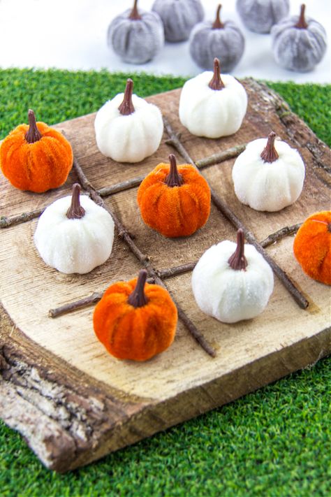 Pumpkin DIY Tic Tac Toe Board for Fall Fun - Make and Takes Fall Party Treats, Apple Shaped Cupcakes, Diy Tic Tac Toe, Unique Craft Ideas, Lego Display Ideas, Fall Diy Projects, Parts Of A Pumpkin, National Watermelon Day, Easy Bbq Chicken