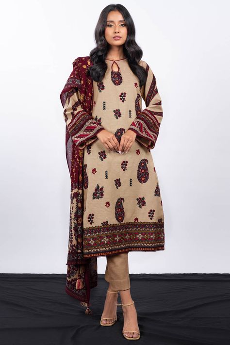 Order Online on https://www.thefashionstation.in Buy Now https://www.thefashionstation.in/product/alkaram-winter-collection-2023-fw-48-1-23-fawn/ Winter Dress Designs Pakistani, Winter Collection For Women, Winter Collection 2023, Dress Design Pakistani, 2023 Fw, Pakistani Suits Online, Unstitched Dress Material, Lawn Suits, Pakistani Suits