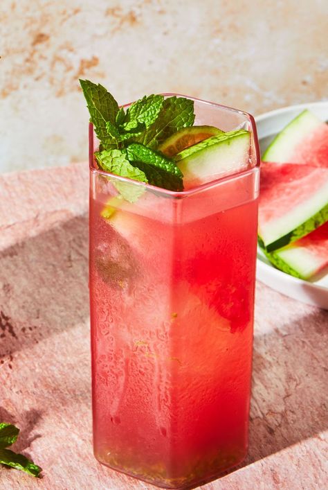 Sangria hits all the marks, thanks to the combination of fresh fruit, minimal ingredients, and chilled wine that brings it all together in a big batch. Whether you prefer white sangria or red sangria, there's really a summer sangria for every occasion. Here are our favorite sangria recipes to sip on all summer long. #summerdrinks #drinkrecipes #sangria #summercocktails #cocktails Fruity Sangria, Fresh Watermelon Juice, Sangria Punch, Summer Sangria Recipes, Caramel Apple Sangria, Cranberry Sangria, Watermelon Sangria, Watermelon Wine, Batch Cocktail Recipe