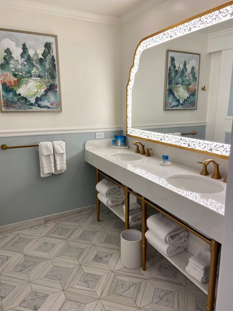 Disney Resort Bathroom, The Grand Floridian Resort, Grand Floridian Disney Room, Disney Inspired Bathrooms, Grand Floridian Aesthetic, Cinderella Bathroom, Disneys Grand Floridian Resort, Disney Airbnb, Resort Bathroom