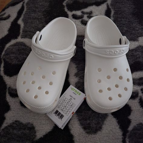 Brand New With Tags, Unisex White Crocs, Men Size 5 And Women Size 7. White Crocs Aesthetic, Crocs Colors, White Crocs Outfit, Salem Style, Crocs Aesthetic, White Crocs, Candle Pedestal, Crocs Men, Birthday Stuff