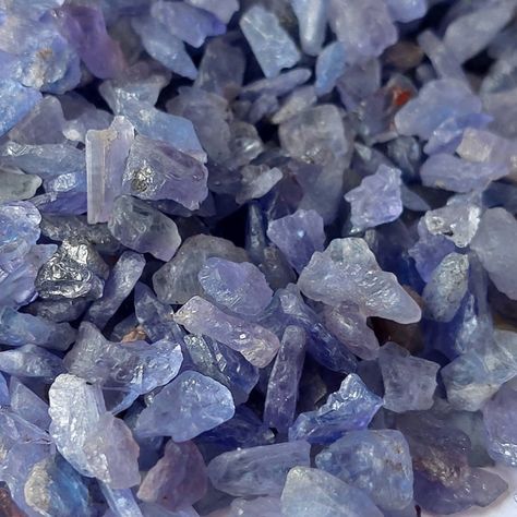 Nice Quality 20 Pieces Natural Tanzanite Rough Gemstone/Tanzanite Loose Raw Stones/Flat Tanzanite Rough/Gemstone Rough/5-10 Mm Natural Tanzanite, Rough Gemstone, Raw Stone, Precious Stones, Gemstones, Stone, 10 Things, Nature