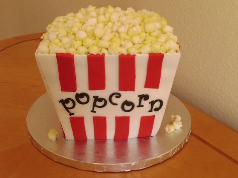 Popcorn Box Cake | Flickr - Photo Sharing! Birthday Party Popcorn, Movie Themed Birthday Party, Popcorn Cake, Party Popcorn, Movie Cakes, Cake With Fondant, Movie Themed Party, Popcorn Party, Groom Cake