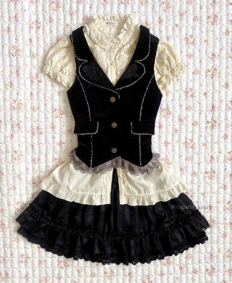 Himekaji Outfits, Clothing Design Sketches, Creation Couture, Dope Fashion, Alternative Outfits, Really Cute Outfits, 2000s Fashion, Gothic Lolita, Dream Clothes