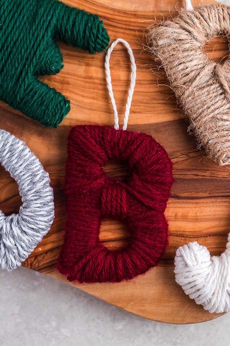 DIY Yarn Wrapped Letter Ornament and Gift Tags - xoxoBella Cardboard And Yarn Crafts, Yarn Wrapped Letters, Yarn Letters, Friendship Group, Cardboard Letters, Initials Ornament, Cut Out Letters, Letter Ornaments, Salt Dough Ornaments