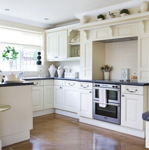 5 Steps to a Kitchen you will Love! White Kitchen Units, White Kitchen Interior, Small White Kitchens, Kitchen Cabinet Trends, Maria Killam, Brown Kitchen Cabinets, Black And White Kitchen, White Kitchen Tiles, Classic White Kitchen