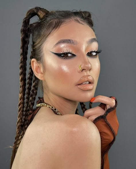 Hip Hop Dance Makeup Looks, Rolling Loud Makeup, Festival Makeup Black Women, Hip Hop Makeup Looks, Raver Hairstyle, Sporty Makeup Look, Techno Party Makeup, Gym Makeup Looks, Rave Girl Makeup