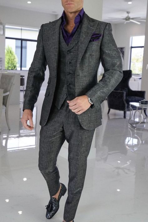 Man wearing a grey three piece suit! Grey And Purple Suit, Trendy Formal Outfits, Royal Blue Suit Wedding, Grey Three Piece Suit, Tan Suit Wedding, Grey Tux, Wedding Suit Styles, Best Wedding Suits, White Wedding Suit