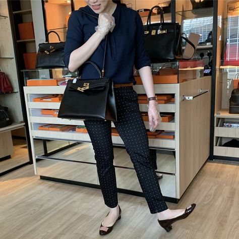 NDP SALE LAST 2 DAYS. All prices revert to usual after 15th August🔥🔥🔥🔥🔥 Model: Hermes Kelly 32 Sellier Stamp:  X circle Condition: Excellent  Color: Black Hardware: Gold  Leather: Boxcalf  Comes with: Strap, Clochette, Lock, Keys, Dustbag  Cash purchase promo : S$7,900 Item code: 78601326 ⠀⠀⠀⠀⠀⠀⠀⠀⠀⠀⠀⠀⠀⠀⠀⠀⠀⠀ Purchase from BJLuxury’s physical store in Singapore. Email sales at BJLuxury dot com  Contact (65) 9.8.3.4.4.2.2.9 ⠀⠀⠀⠀⠀⠀⠀⠀⠀⠀⠀⠀⠀⠀⠀⠀⠀⠀ ✅Authenticity Guaranteed. Hermes Outfit, Hermes Kelly 32, Kelly 32, 15th August, Black Hardware, Gold Leather, Winter Outfits, Top Handle Bag, Handbags